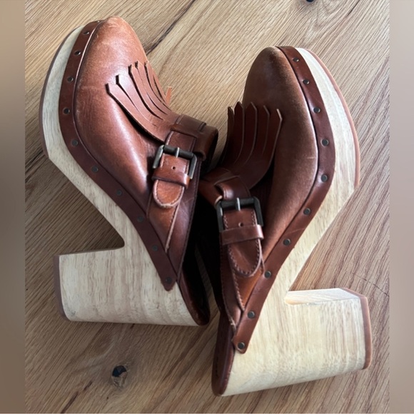 MADEWELL KILTIE CLOGS, SIZE 8. - Picture 6 of 15